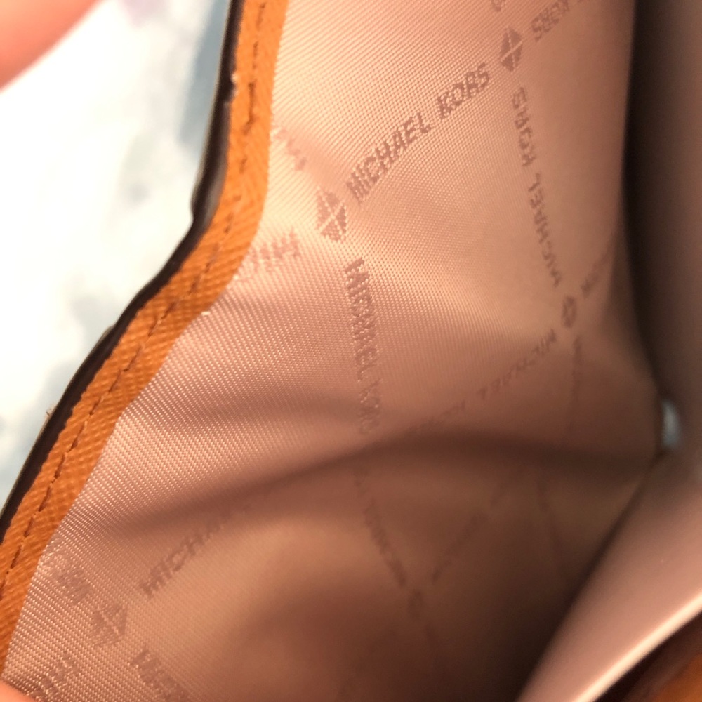 Michael Kors Passport Case/Wallet - Picture 6 of 8